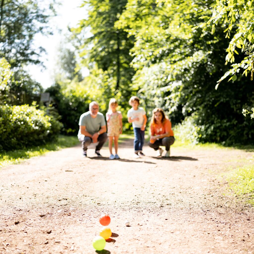 JEU DE 8 BOULES DE PÉTANQUE EN PLASTIQUE